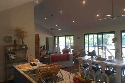 Valley Views Lodge Port Douglas - Accommodation Georgetown 0