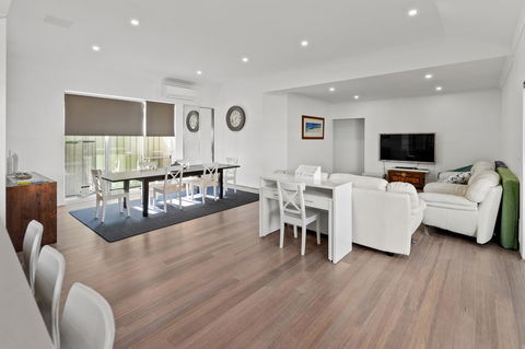 Vasse Manor - Accommodation Georgetown 3