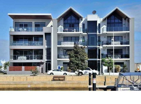 Venetian Canal 1 Bedroom Apartment - Accommodation Georgetown 0