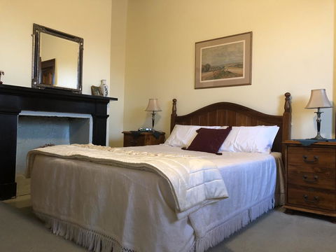 Victoria House - Accommodation Georgetown 2