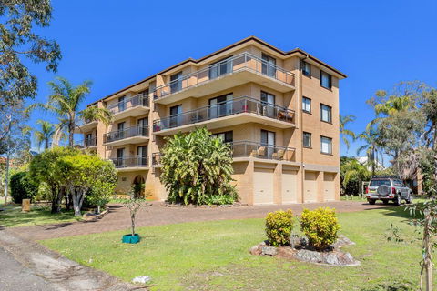 Victory Court, Unit 1/3-7 Columbia Close - Accommodation Georgetown 1