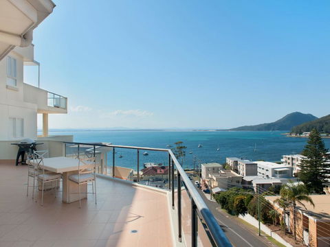Views, Views & More Views, Sub-Penthouse In Shoal Bay - Accommodation Georgetown 2