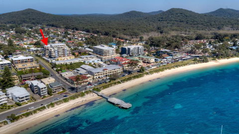 Views, Views & More Views, Sub-Penthouse In Shoal Bay - Accommodation Georgetown 3