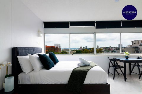 Views To Die For// Studio Rushcutters Bay // Free Parking - Accommodation Georgetown 0