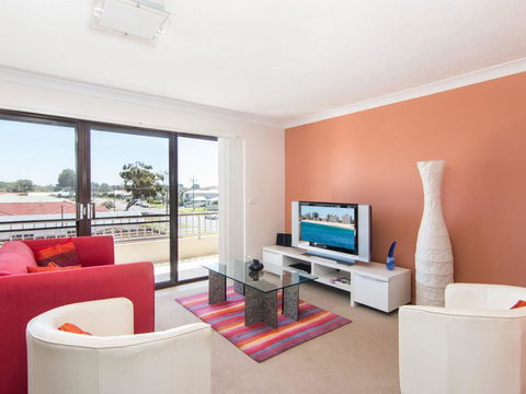 Villa Capri 3, Just A Hop, Skip And Jump To Bowling Club - Accommodation Georgetown 0