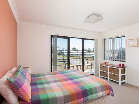 Villa Capri 3, Just A Hop, Skip And Jump To Bowling Club - Accommodation Georgetown 2