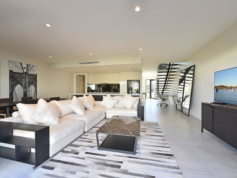 Villa Capri Waterside At Trinity Point - Accommodation Georgetown 1