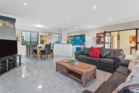 Villa De Marseilles - Melbourne - Accommodation Georgetown 1