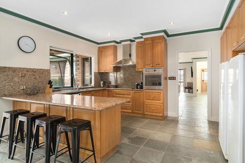 Villa Di Morcone By The Bay - Accommodation Georgetown 3