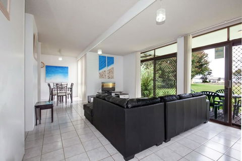Villa Ellisa, Unit 1/10 Columbia Close - Accommodation Georgetown 1