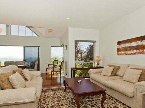 Villa Mer - Stylish Waterfront Accommodation - Accommodation Georgetown 1