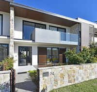Villa Positano Waterside at Trinity Point - Accommodation Georgetown