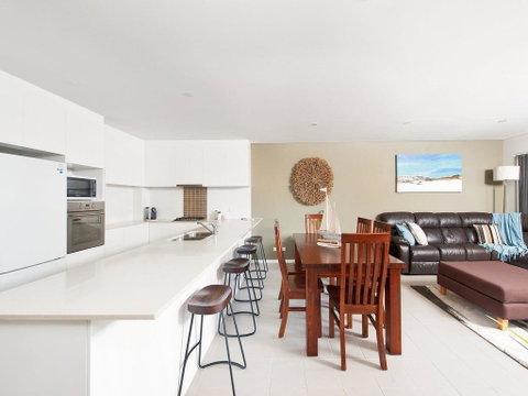 Villa Serene @ Fingal Bay - Accommodation Georgetown 2