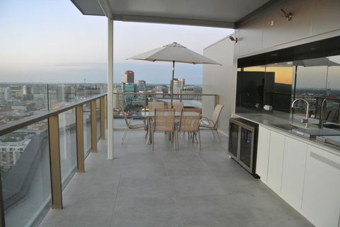 VUE Penthouse On King William - Accommodation Georgetown 0