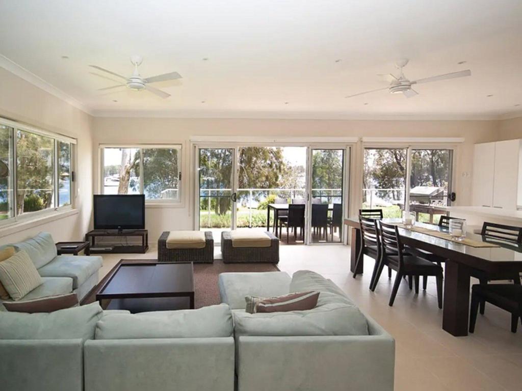 Wangi Wangi NSW Accommodation Georgetown