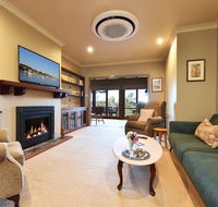 Wangi Waterfront Delight 4br Waterfront Reserve Home - Accommodation Georgetown