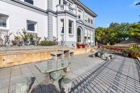 Waratah On York - Accommodation Georgetown 0