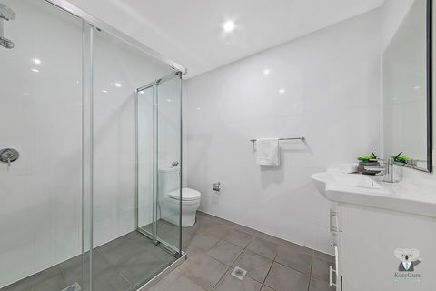 WARRICK FRAM 3 BEDS APT FREE PARKING WALK TO WESTFIELD CLOSE TO HOSPITAL NWF003 - Accommodation Georgetown 3