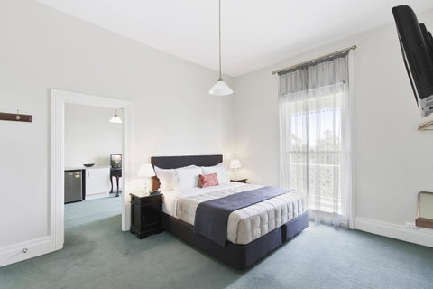 The Riversleigh - Accommodation Georgetown 24