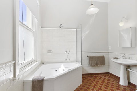 The Riversleigh - Accommodation Georgetown 19