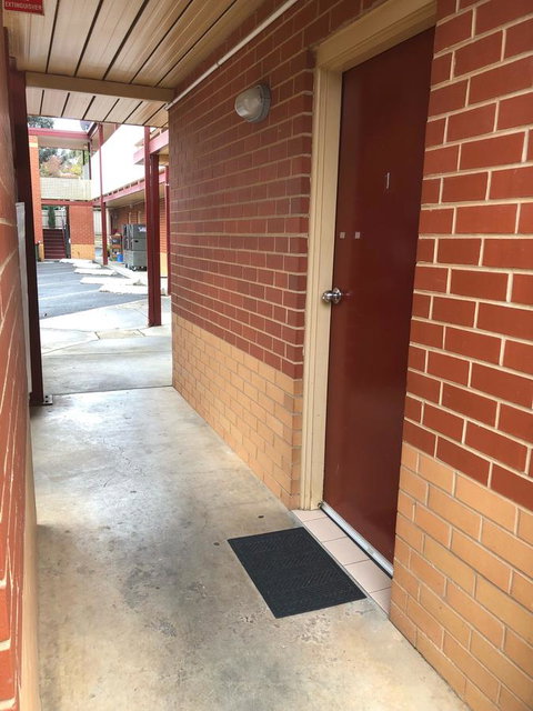 National Hotel Complex Bendigo - Accommodation Georgetown 2