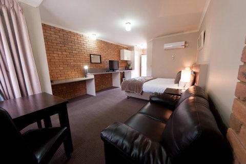 National Hotel Complex Bendigo - Accommodation Georgetown 0