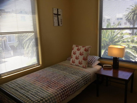 At The Beach Apartments - Accommodation Georgetown 4