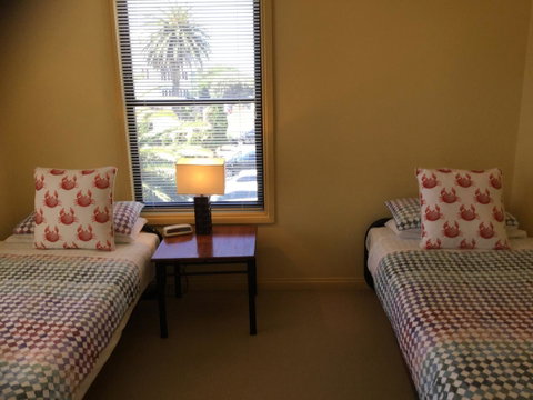 At The Beach Apartments - Accommodation Georgetown 3