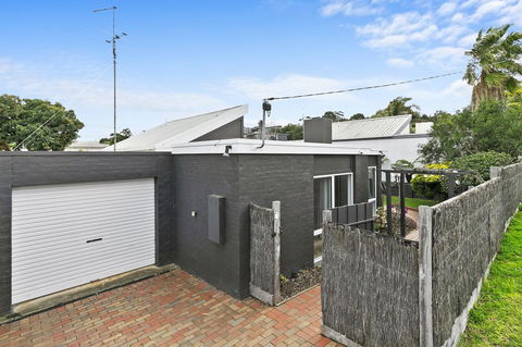 Mysa Anglesea Sleeps 7 WiFi SmartTV Cafes Shops - Accommodation Georgetown 14