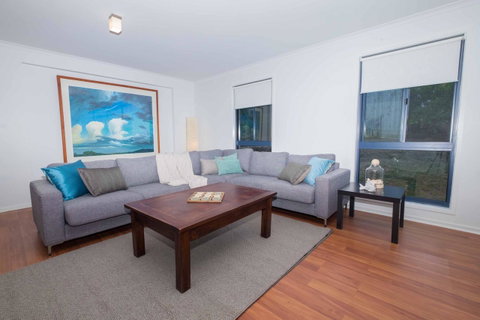 Demure Charm - Accommodation Georgetown 3