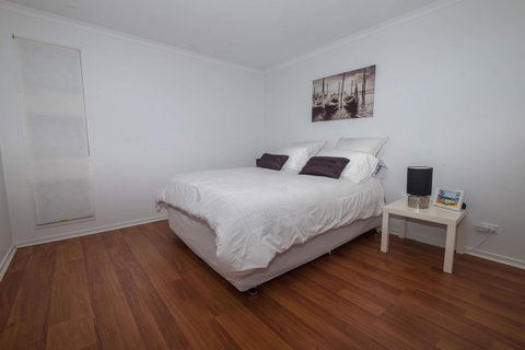 Demure Charm - Accommodation Georgetown 4