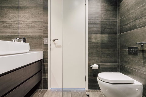 Docklands Waterfront Luxury Villa - Accommodation Georgetown 20