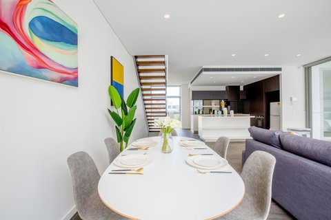 Docklands Waterfront Luxury Villa - Accommodation Georgetown 6