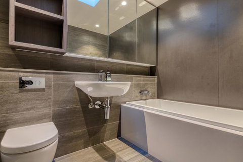 Docklands Waterfront Luxury Villa - Accommodation Georgetown 17