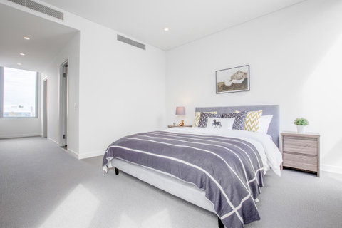 Docklands Waterfront Luxury Villa - Accommodation Georgetown 22