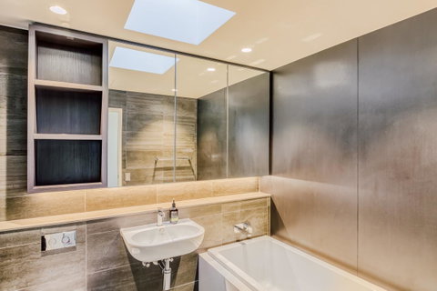 Docklands Waterfront Luxury Villa - Accommodation Georgetown 16