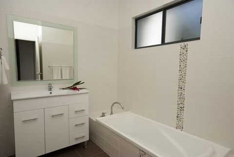 Woodville Beach Townhouse 6 - Accommodation Georgetown 9
