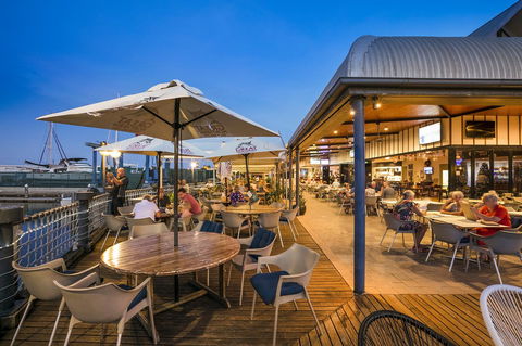 Nightcap At Kawana Waters Hotel - Accommodation Georgetown 20