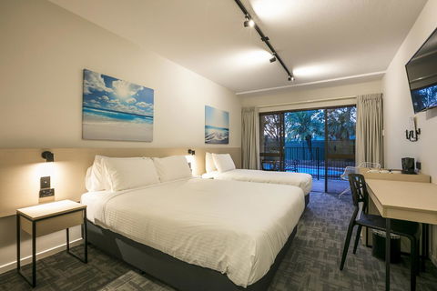 Nightcap At Kawana Waters Hotel - Accommodation Georgetown 1
