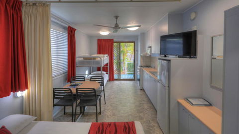 Alex Beach Cabins And Tourist Park - Accommodation Georgetown 33