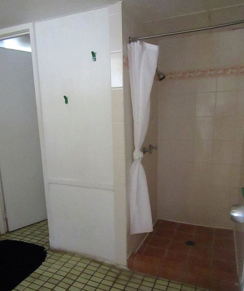 Nomads Airlie Beach - Accommodation Georgetown 4