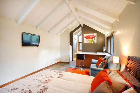 Airlie Beach Eco Cabins - Adults Only - Accommodation Georgetown 9