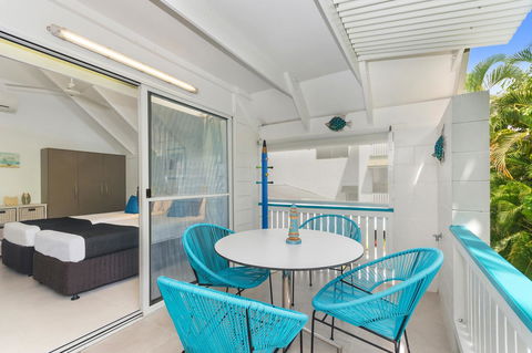 By The Sea Port Douglas - Accommodation Georgetown 10