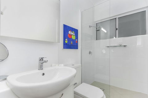 By The Sea Port Douglas - Accommodation Georgetown 14