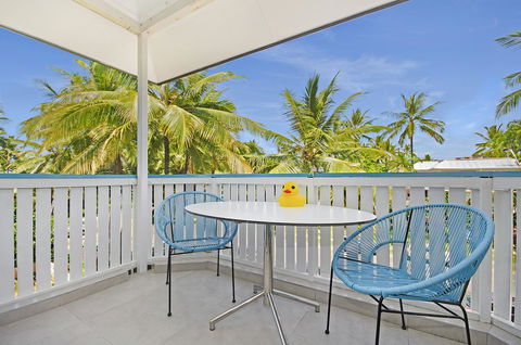 By The Sea Port Douglas - Accommodation Georgetown 16