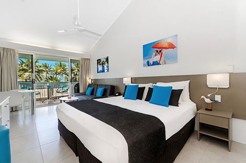 By The Sea Port Douglas - Accommodation Georgetown 4