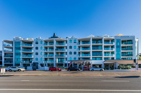 Grand Palais Boolarong Beachside Apartments - Accommodation Georgetown 9