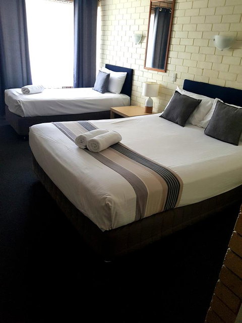 Twin Pines Motel - Accommodation Georgetown 3