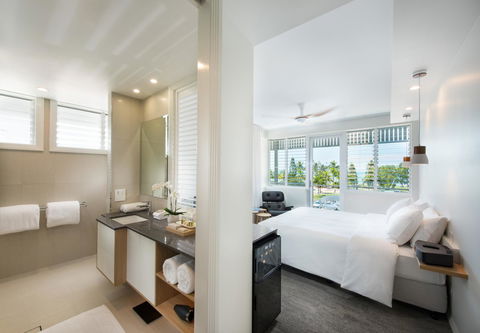 Heart Hotel And Gallery Whitsundays - Accommodation Georgetown 2