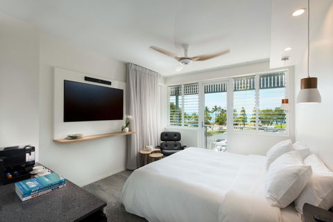 Heart Hotel And Gallery Whitsundays - Accommodation Georgetown 4